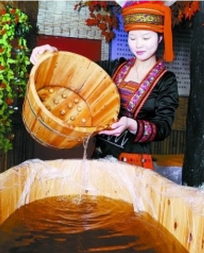 茶水?。菏蛊つw變得光滑細(xì)嫩